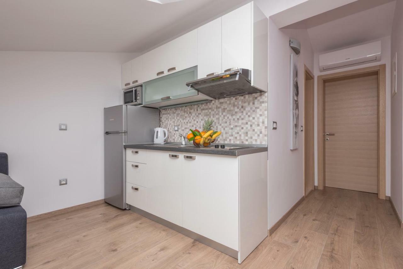 Apartmani Vujcic Макарска Екстериор снимка