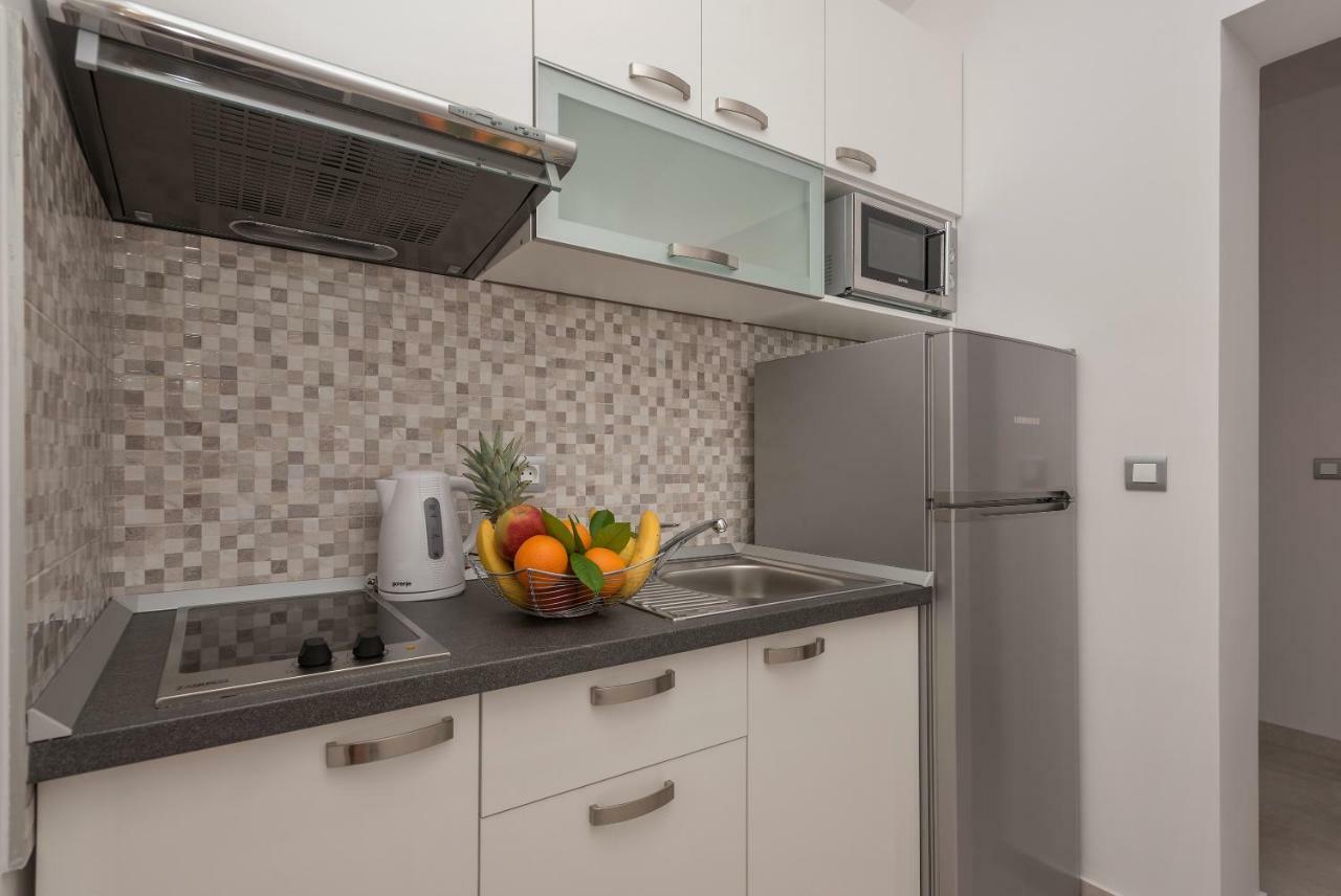 Apartmani Vujcic Макарска Екстериор снимка