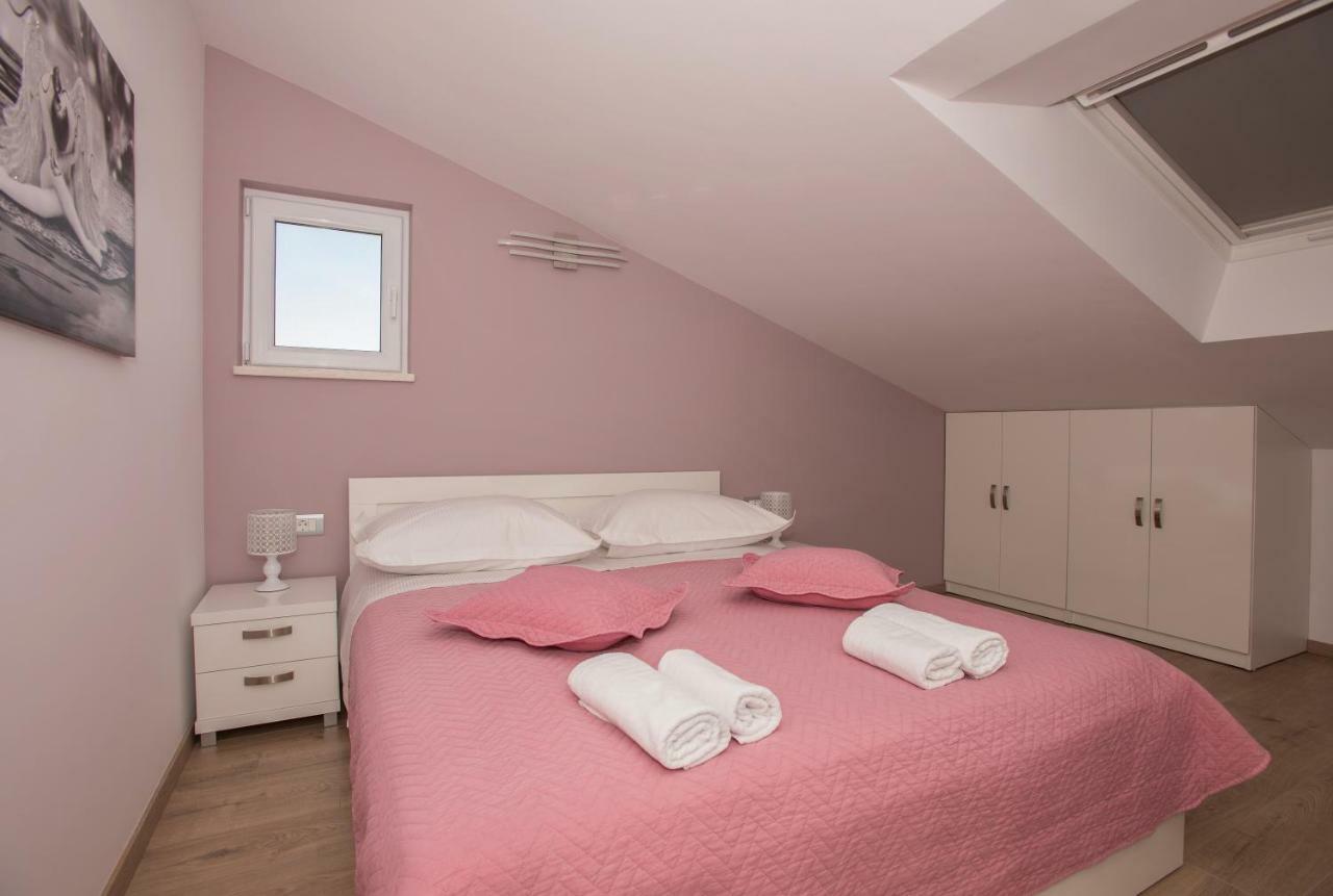 Apartmani Vujcic Макарска Екстериор снимка